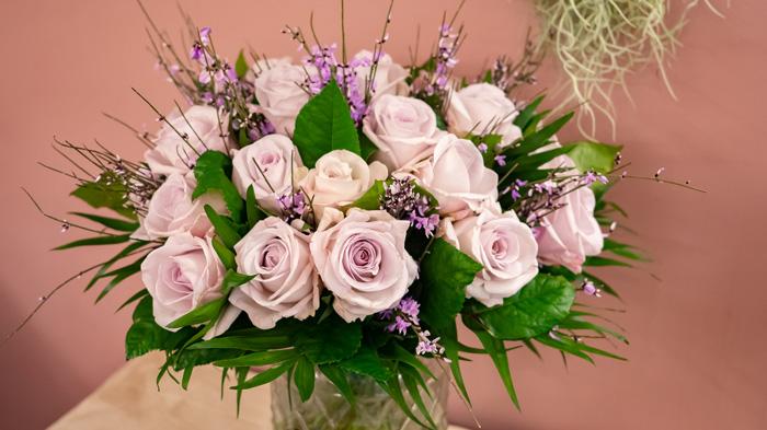 Bouquet-rose-poudree-lila-vert